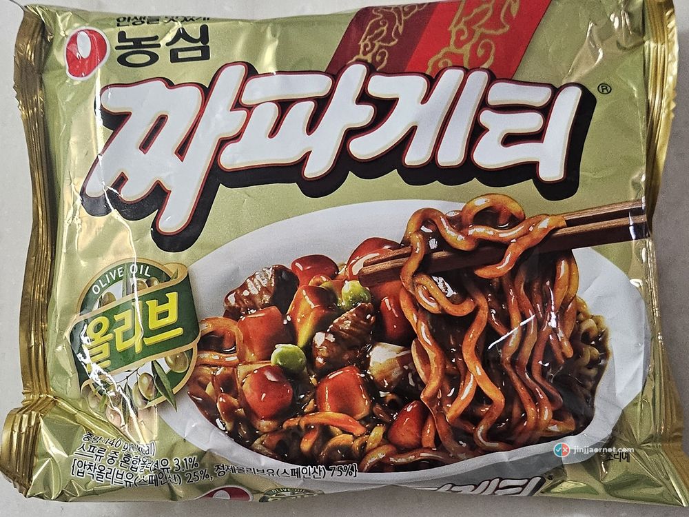 Nongshim Chapagetti packet front, showing the 3.1% olive oil blend printed on the bag